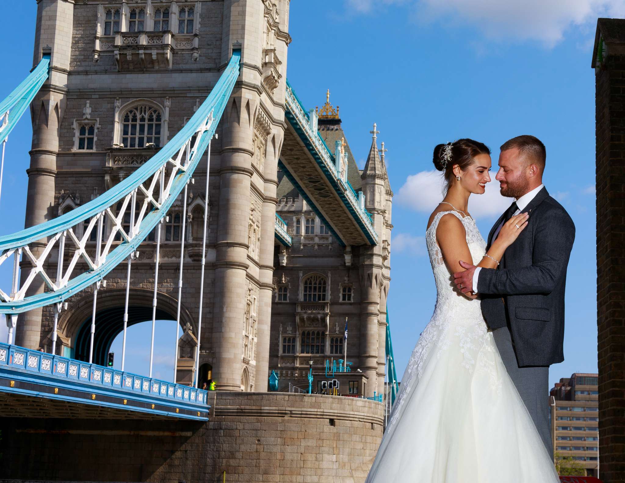 Photograph of Gina and David having their Wedding Shoot in various locations accross Lonon.. Featured models: David (Groom), Gina (Bride)